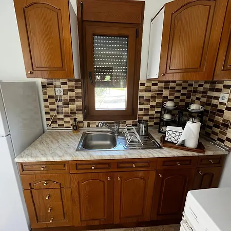 Chris & Mary Comfort * ネア・イラクリア